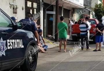 Ejecutan moto-sicarios a dueño de la Pescadería Camilo, cámara capta a los presuntos asesinos