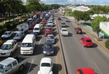 Reducirán carriles por obras del distribuidor vial de avenida Universidad