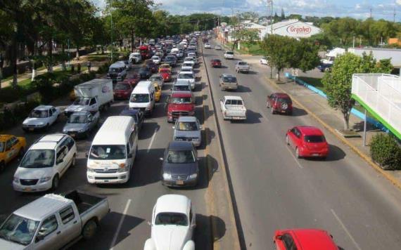 Reducirán carriles por obras del distribuidor vial de avenida Universidad