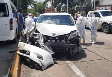 Es buscado imprudente conductor que ocasionó aparatosa colisión en la fuente de los niños traviesos