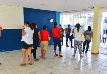 Con sana distancia, continúa entrega de libros de texto en escuelas de Tabasco