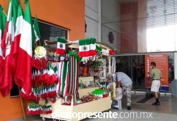 Tabasco se pinta tricolor; ambulantes inician comercialización de productos patrios