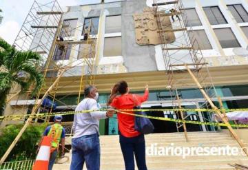 Rehabilitan por cuarta ocasión fachada del Congreso Tabasco