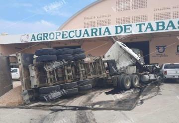 Fuerte accidente sobre la Villahermosa-Cárdenas