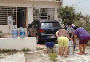 Vecinos de Centro y Pomoca batallan por agua potable; se cooperan para contratar pipas