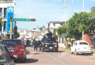 Secretario de Gobierno llega al Ayuntamiento de Macuspana con fuerte operativo de seguridad