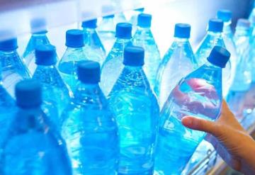 Razones por las que no deberías tomar agua mineral en exceso