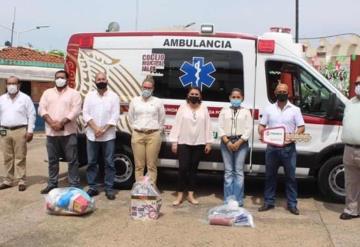 Pemex entrega ambulancia a Jalapa