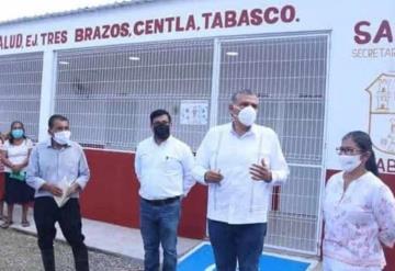 Entrega Adán Augusto López Hernández rehabilitación de la Casa de Salud del ejido Tres Brazos