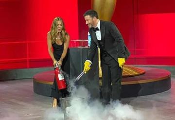 VIDEO: Broma se sale de control, Jennifer Aniston tuvo que apagar fuego por travesura