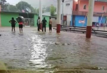 Se desborda río Puyacatengo