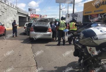 Mujer sufre preinfarto en la Av. Ruiz Cortines; reporteros le salvan la vida