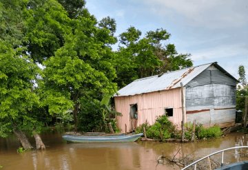 Protección Civil realiza recorrido por en el ejido Villa Jonuta; piden evacuar la zona