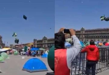 VIDEO: Vuelan casas de campaña de FRENAAA en pleno Zócalo