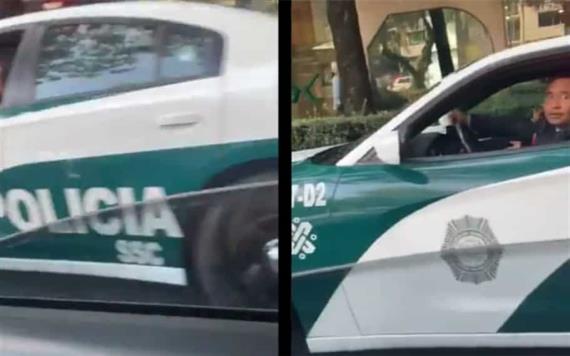 VIDEO: Exhiben a policía por mal estacionarse