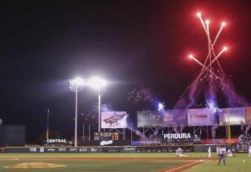 LMP veta a dos aficionados por romper protocolo sanitario en estadio de béisbol en Culiacán