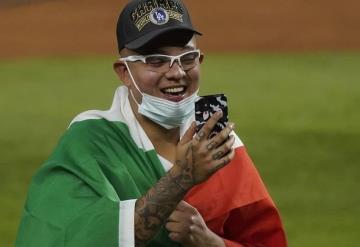 Julio Urías exclamó orgulloso un ¡Qué viva México!