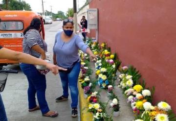 Bajas ventas en primer día, reportan venteros de flores