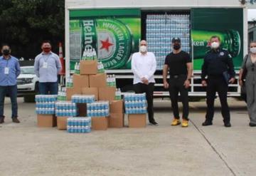 Recibe la SSPC donación de agua y gel antibacterial por parte del grupo Heineken