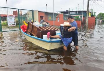 Colonias y rancherías de Centro continúan entre el agua