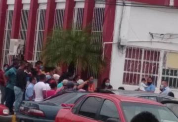 Toman Palacio Municipal de Nacajuca; piden destitución del delegado de La Loma