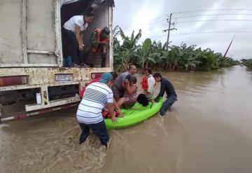 Evacuan a familias de El Carmen en Teapa