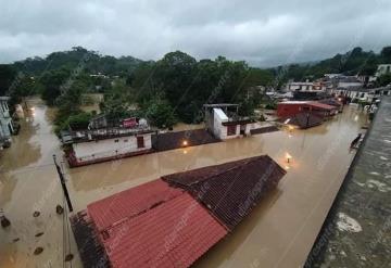 Envían ayuda a Tapijulapa y Oxolotán