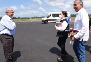 Llega presidente López Obrador a Tabasco para supervisar ayuda a la población