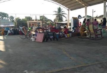 Familias acuden a albergue en el poblado indígena de Monte Grande