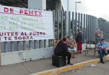 Jubilados de Pemex piden ser atendidos