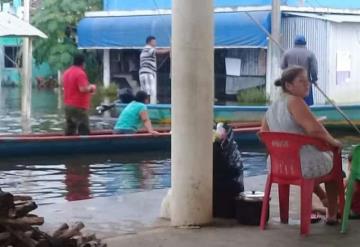 En menos de 24 horas el nivel del agua proveniente del río Colomo, superó su nivel histórico