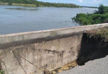 Se deslava carretera de Aquiles Serdán