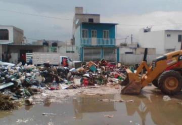 Habitantes del fraccionamiento La Venta reclaman a Evaristo Hernández por inundaciones