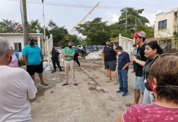 Se enfrentan colonos en el fraccionamiento El Edén por la colocación de costalería