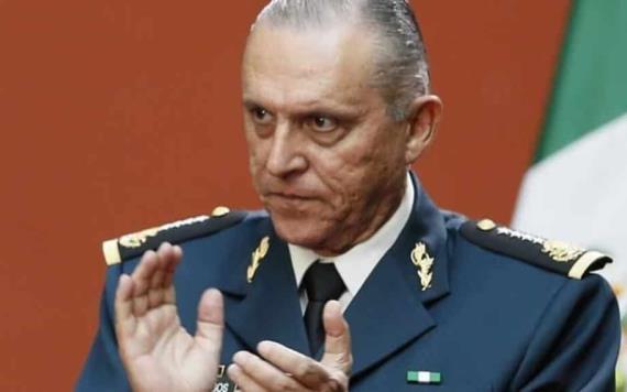 Cienfuegos ya está en México, FGR le informa de investigación en su contra