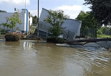 Río Grijalva hunde la planta potabilizadora en Dos Montes