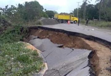 ¡Se cae en pedazos! Carretera de Aquiles Serdán continua deslavándose