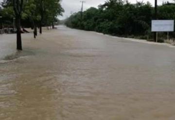 Río de la Sierra inunda localidades de Jalapa