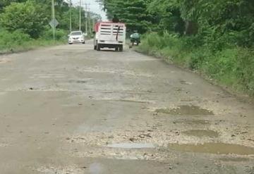 Pésimas condiciones de la carretera que comunica al Pueblo Mágico de Palizada, Campeche