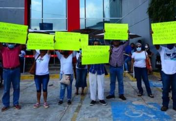 Intereses sobre intereses, manifestantes a las afueras del Infonavit Tabasco