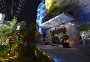 Hotel La Venta INN Villahermosa realiza encendido anual de luces navideñas