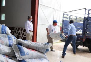 Reúnen 30 toneladas de silo para repartir a productores afectados por inundación