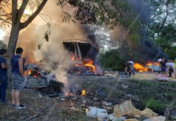 Carambola de 5 vehículos sobre la carretera Villahermosa - Escárcega