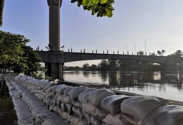 Anuncia Adán Augusto retiro de costales y pavimentación de malecón Carlos A. Madrazo