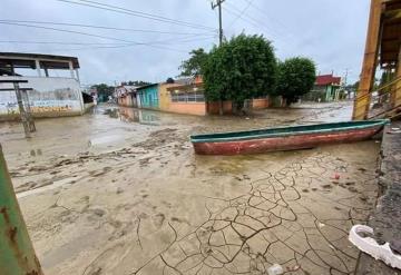 Permanecen calles con lodo en Astapa, Jalapa