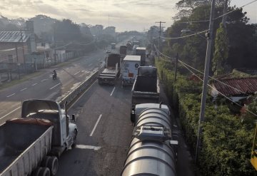 Mantienen bloqueo a la altura de Palma Huaca, Paraíso 