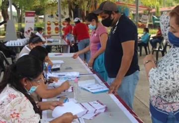 Bajo operativos se dan los apoyos a inundados