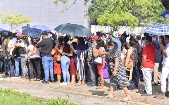 Apoyos a damnificados se otorgan por la primera letra del apellido paterno en sedes de Villahermosa