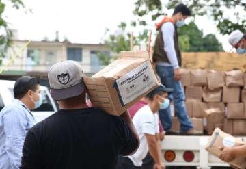 Sistema DIF Tabasco continúan con la entrega de ayuda