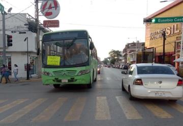 Desalojo a transbus con todo y camiones; la empresa debe 4 años de renta